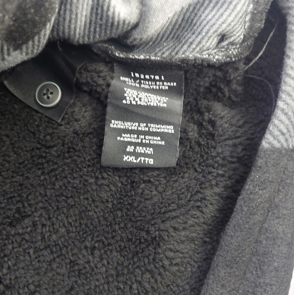 Realtree Lined Plaid Button Up Shirt - Picture 7 of 9